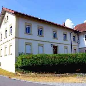 Apartment Merzbach - Wohnen Im Museum Mit Komfort, Untermerzbach
